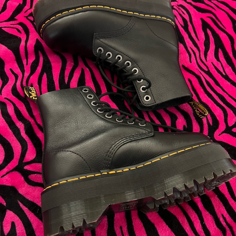 Dr Martens 1460 max leather platform boots women’s size 8 BRAND NEW - Picture 3 of 6